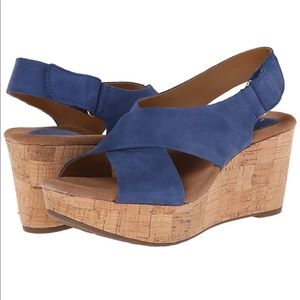 Clarks Women's Caslynn Shae Crossover strap sandal